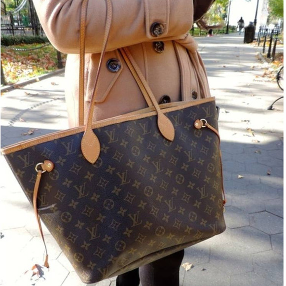 Authentic Louis Vuitton Neverfull mm Monogram
